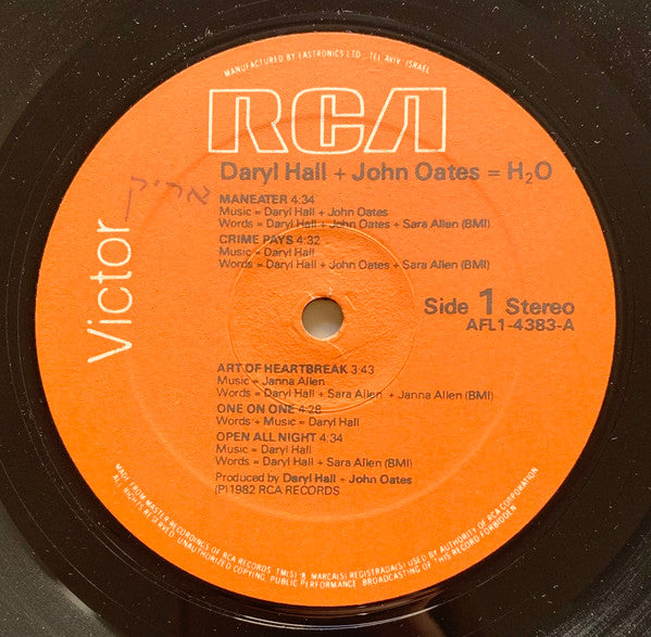 Daryl Hall & John Oates - H₂O (LP) - Discogs image 3