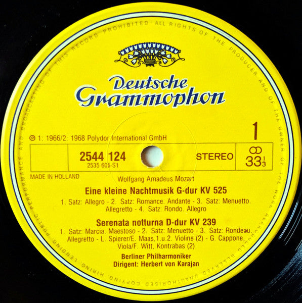 Wolfgang Amadeus Mozart – Herbert von Karajan - Eine Kleine Nachtmusik = Une Petite Musique De Nuit (LP) - Discogs image 3
